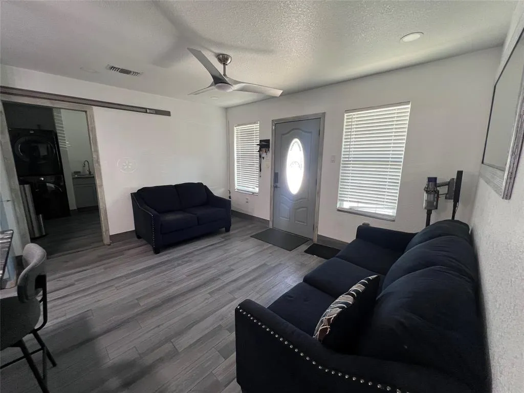 201 Darien Drive