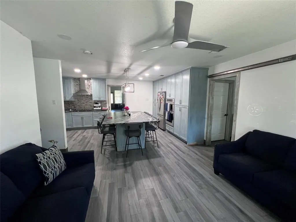 201 Darien Drive