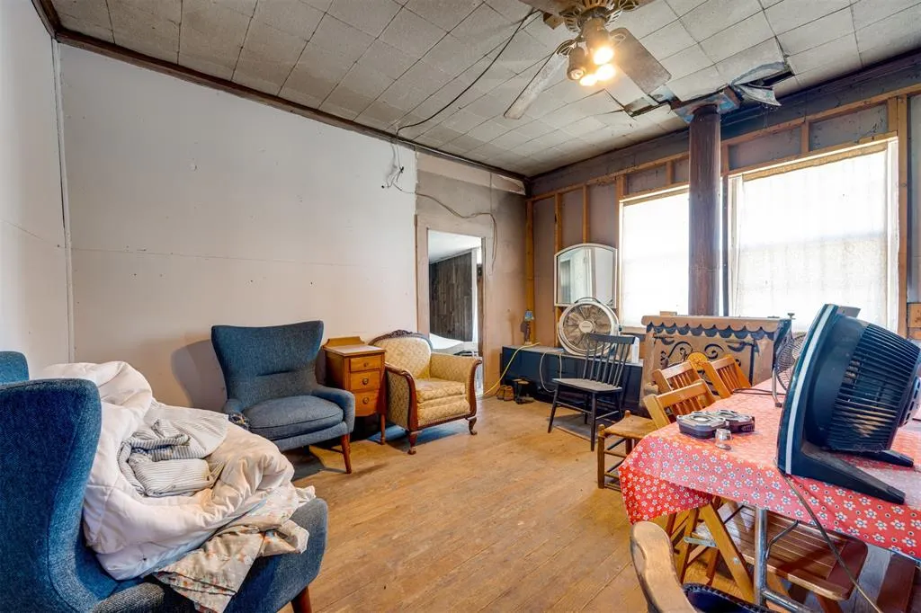 48 County Road 2360