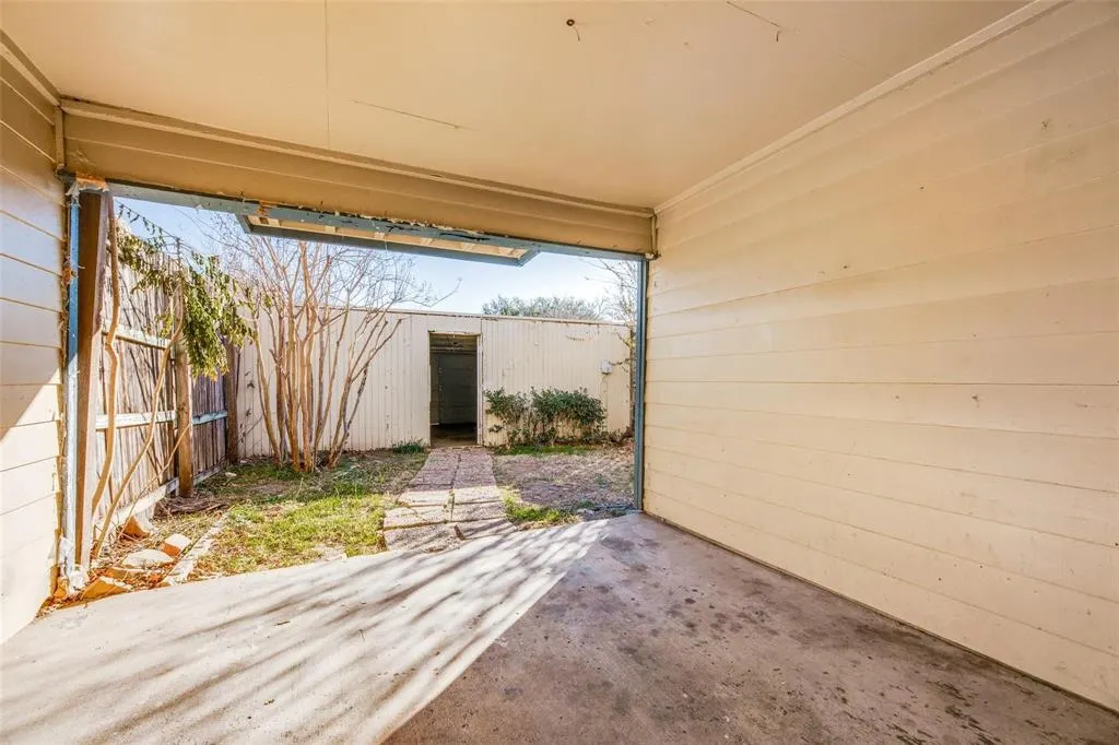 4146 Towngate Boulevard