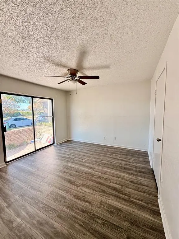 4146 Towngate Boulevard