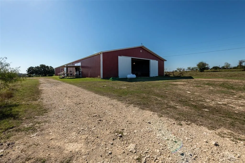 1868 County Road 3208