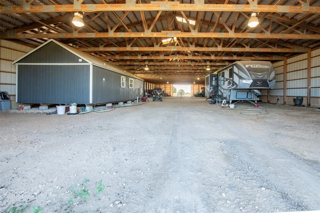1868 County Road 3208