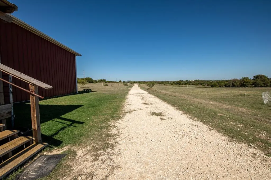 1868 County Road 3208