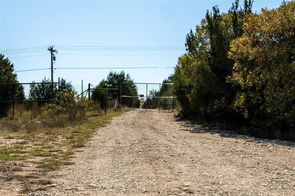1868 County Road 3208