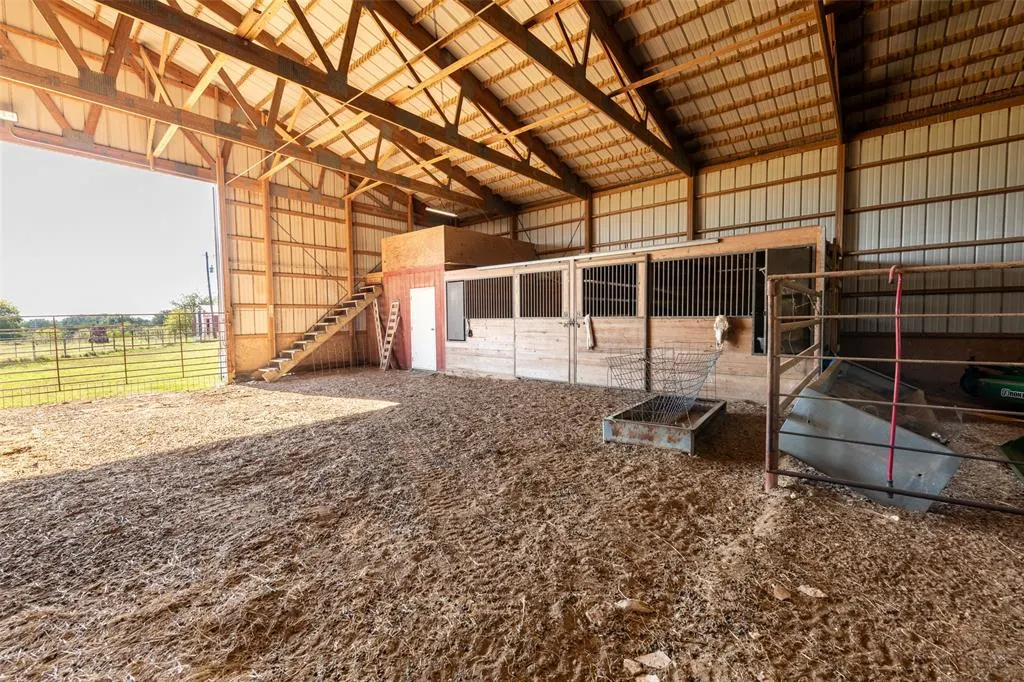 1868 County Road 3208