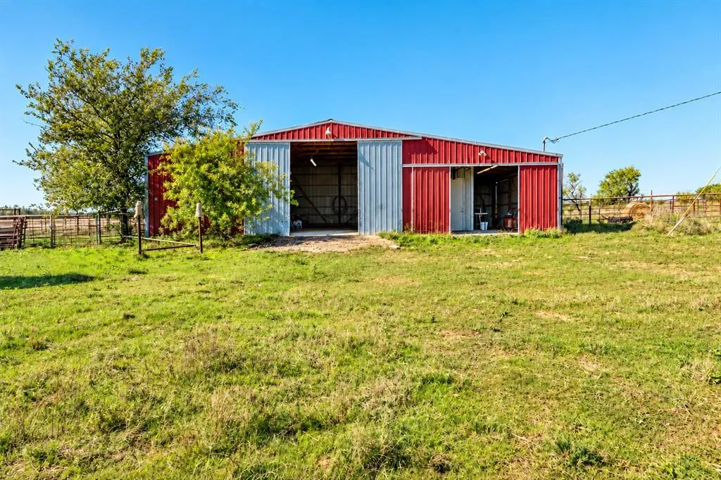 1868 County Road 3208