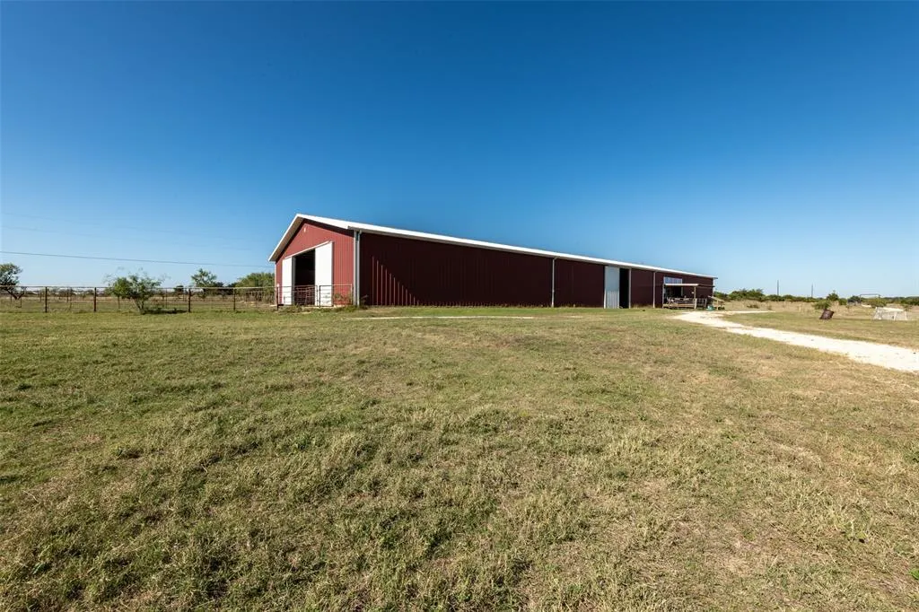 1868 County Road 3208