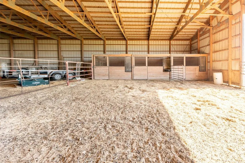 1868 County Road 3208