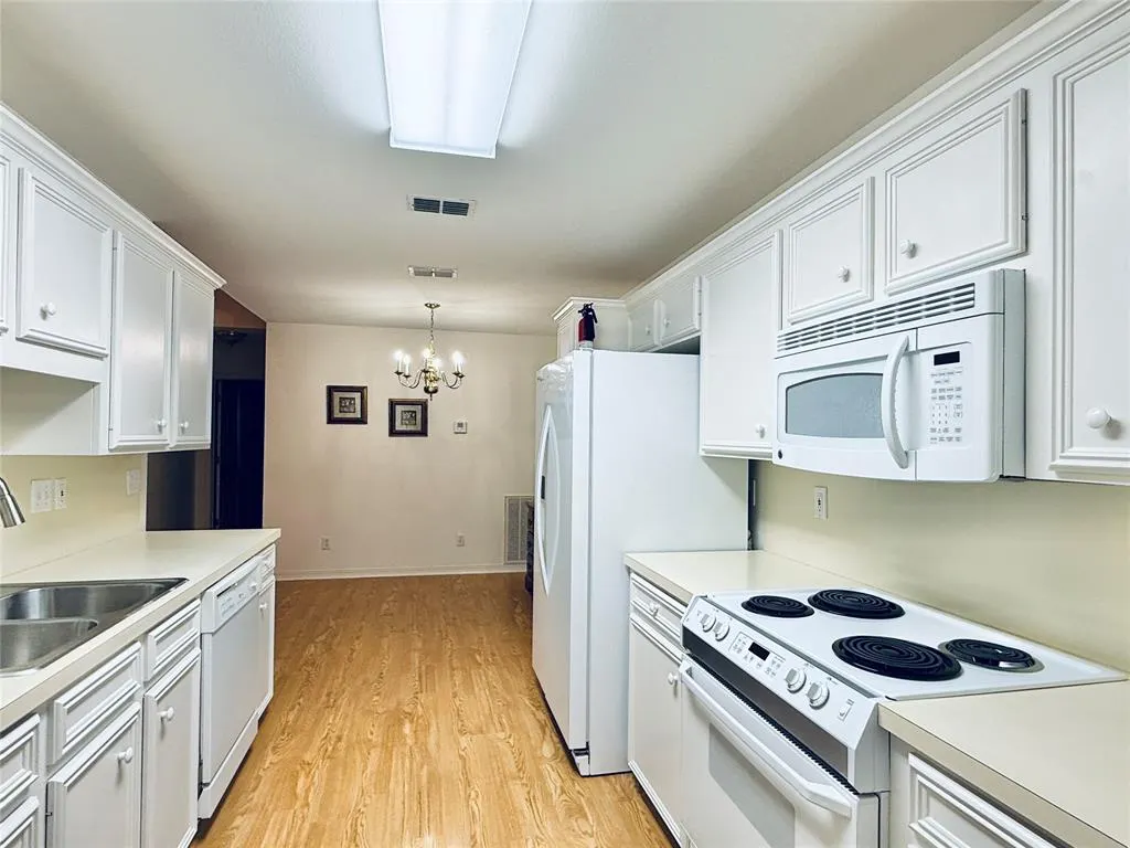 131 Fountain View