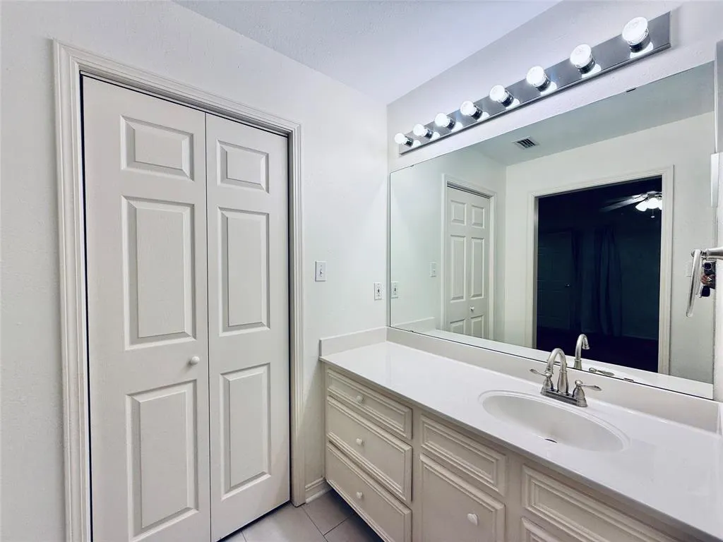 131 Fountain View