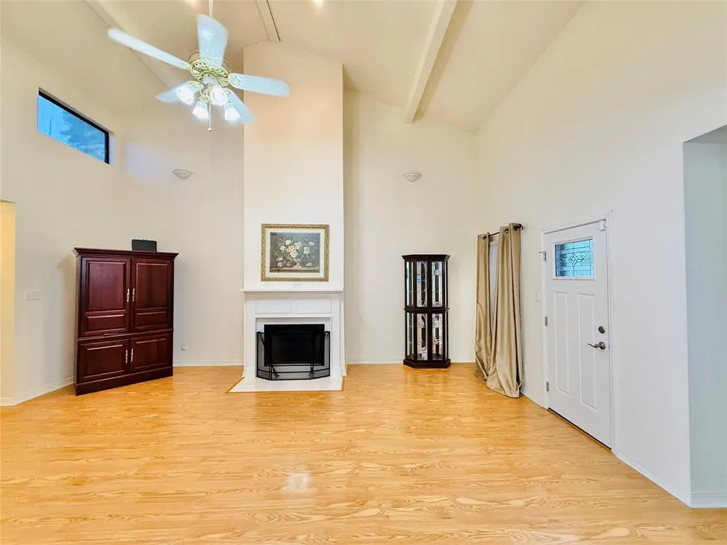 131 Fountain View