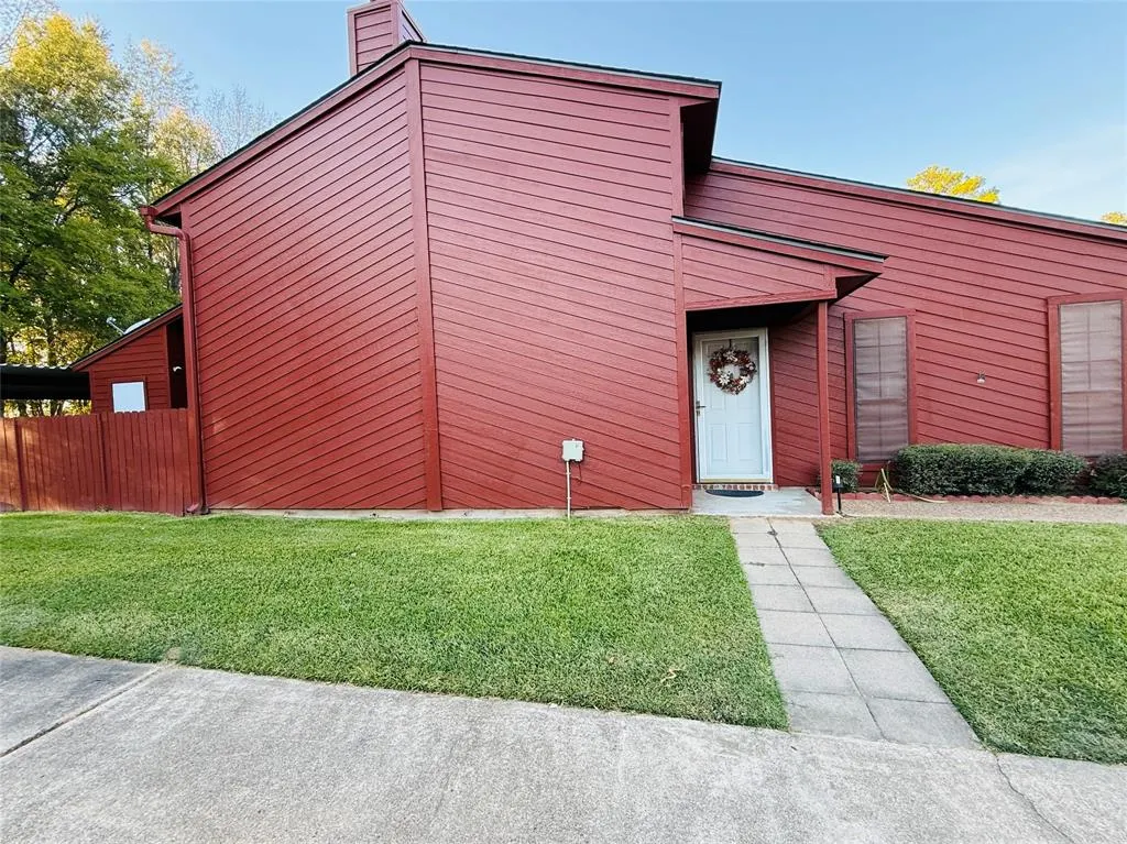 131 Fountain View