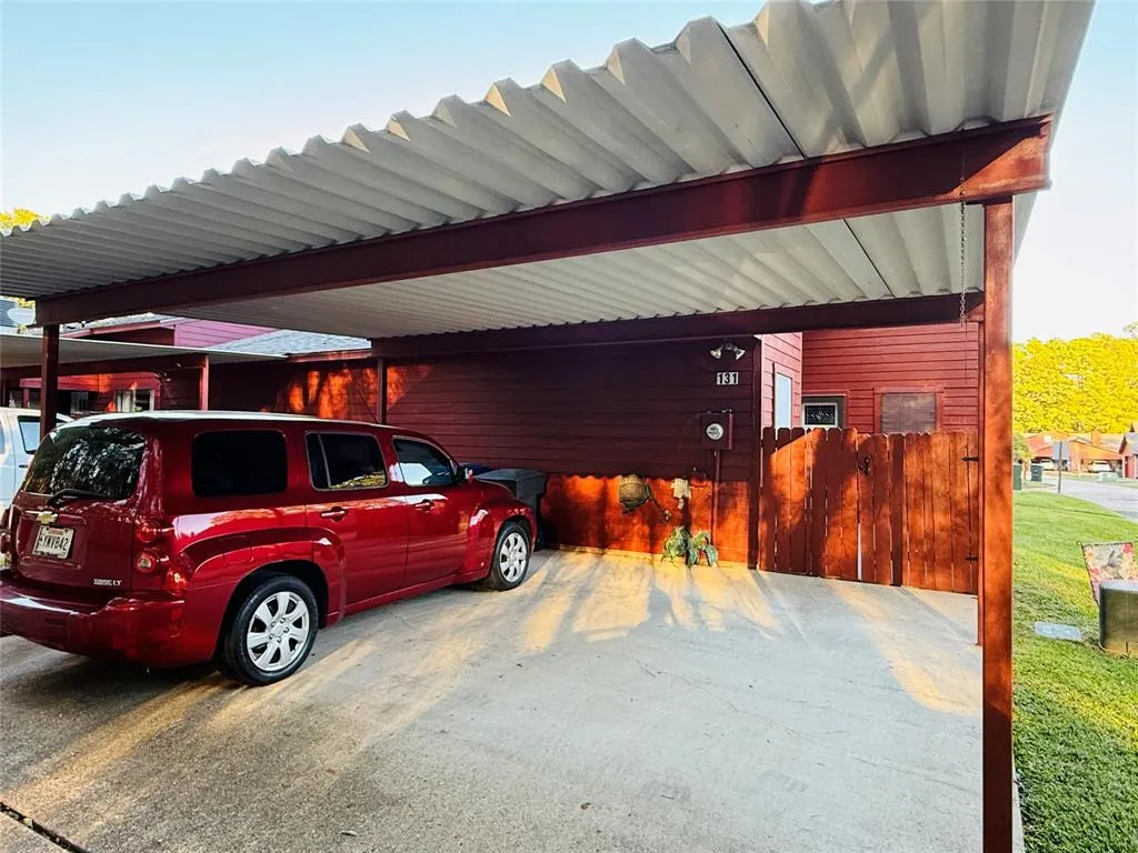 131 Fountain View