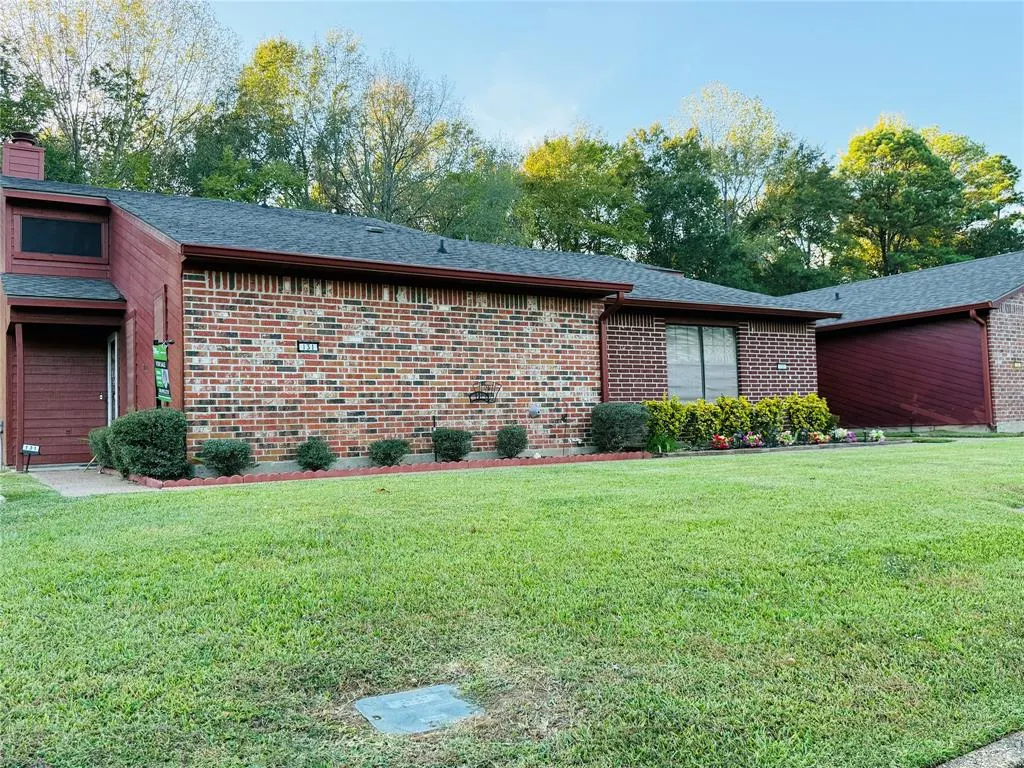 131 Fountain View