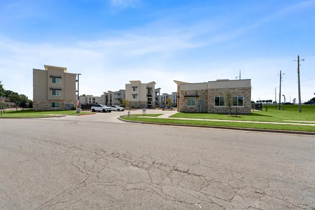1101 Biloxi Drive #811