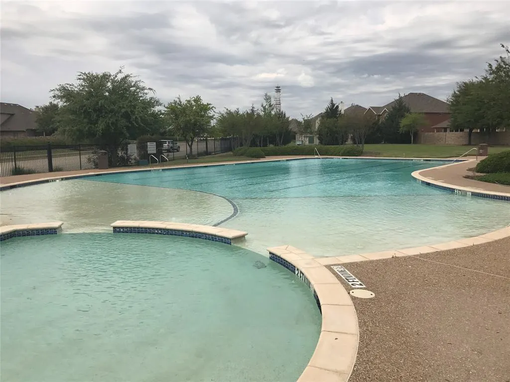 2821 Saddle Creek Drive