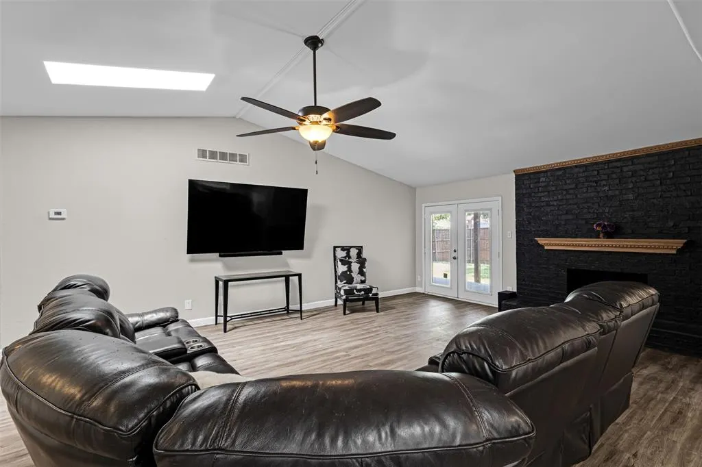 1644 Glenhill Lane