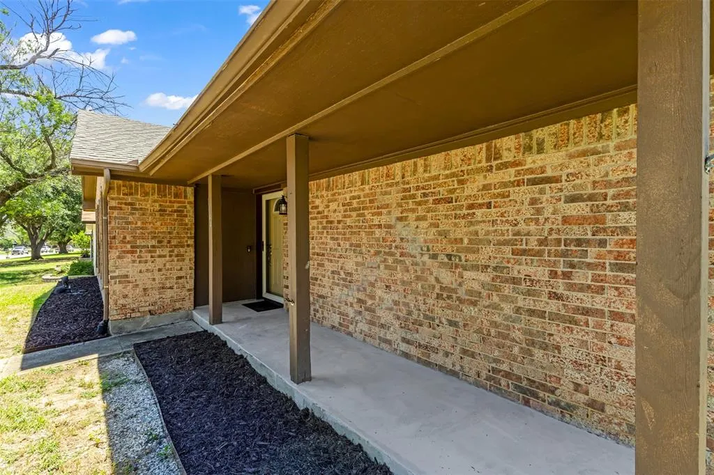 1644 Glenhill Lane