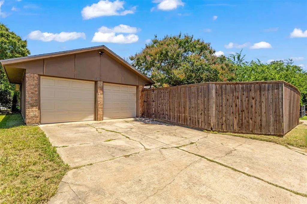 1644 Glenhill Lane