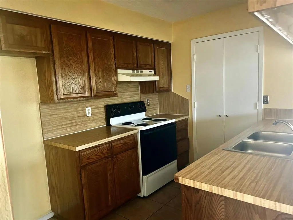 2310 Miguel Lane