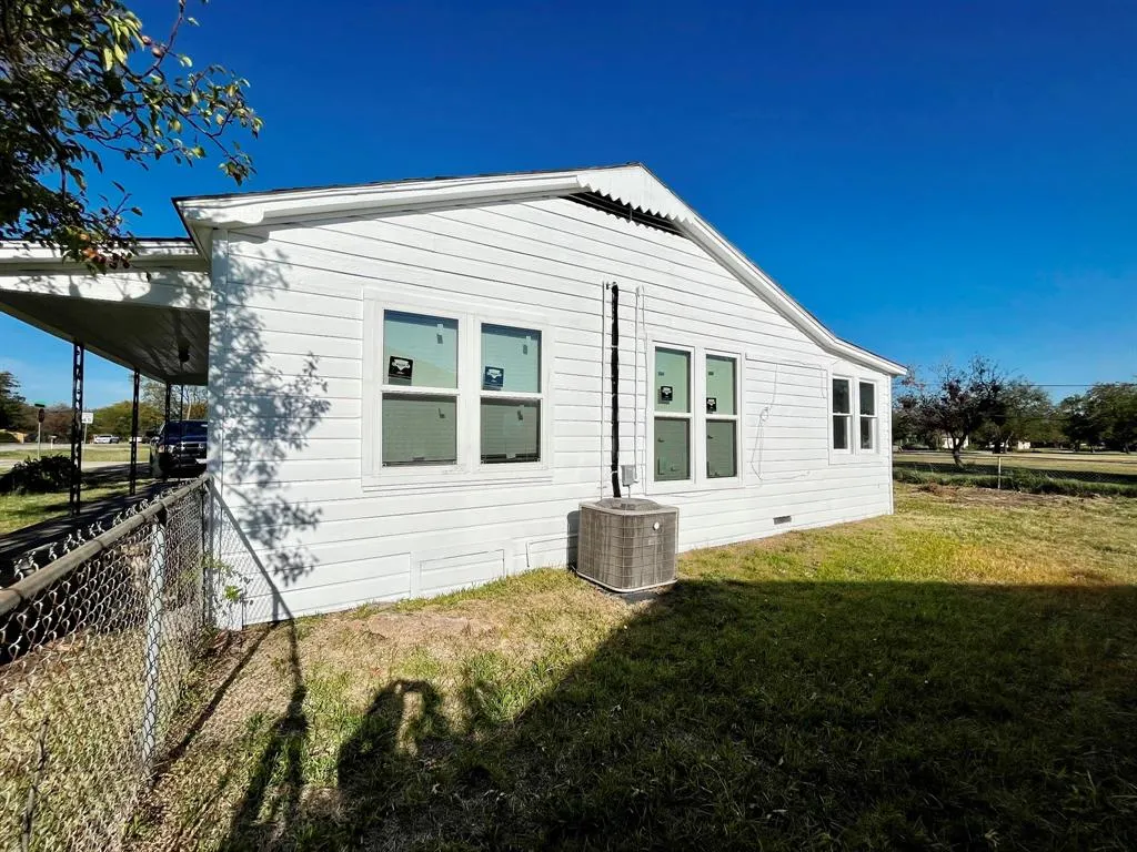 110 N Hwy 34 Street