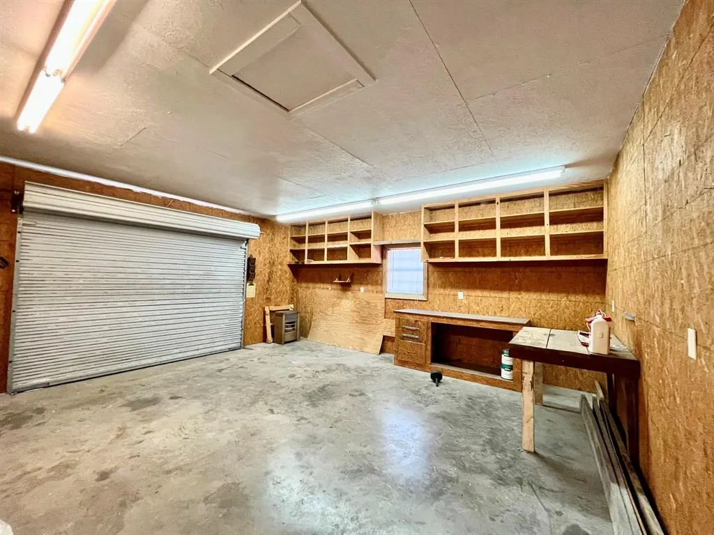 110 N Hwy 34 Street