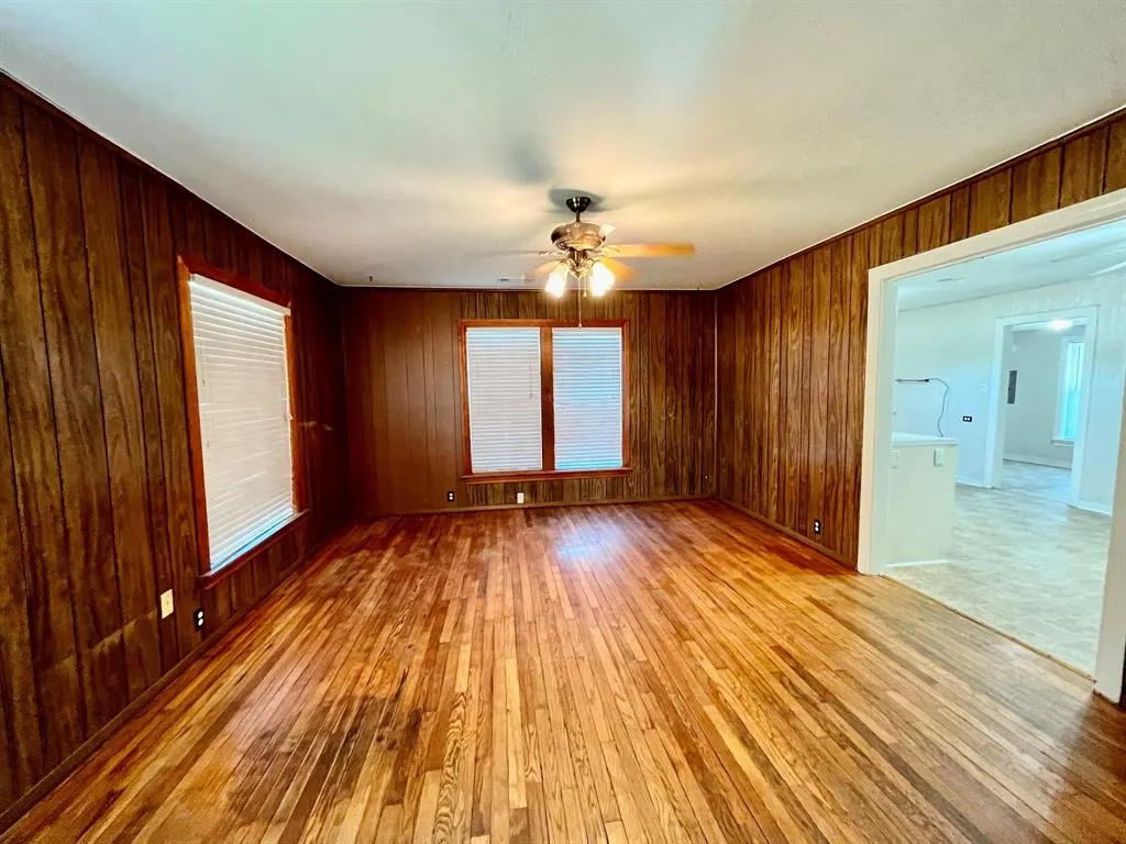 110 N Hwy 34 Street