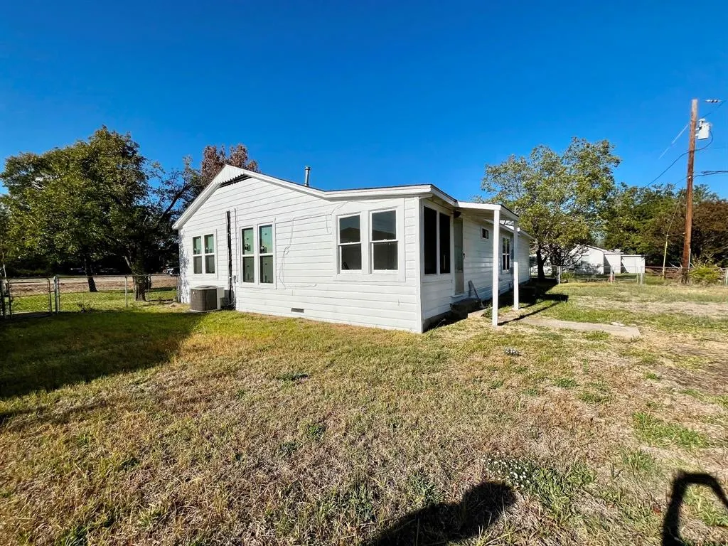110 N Hwy 34 Street