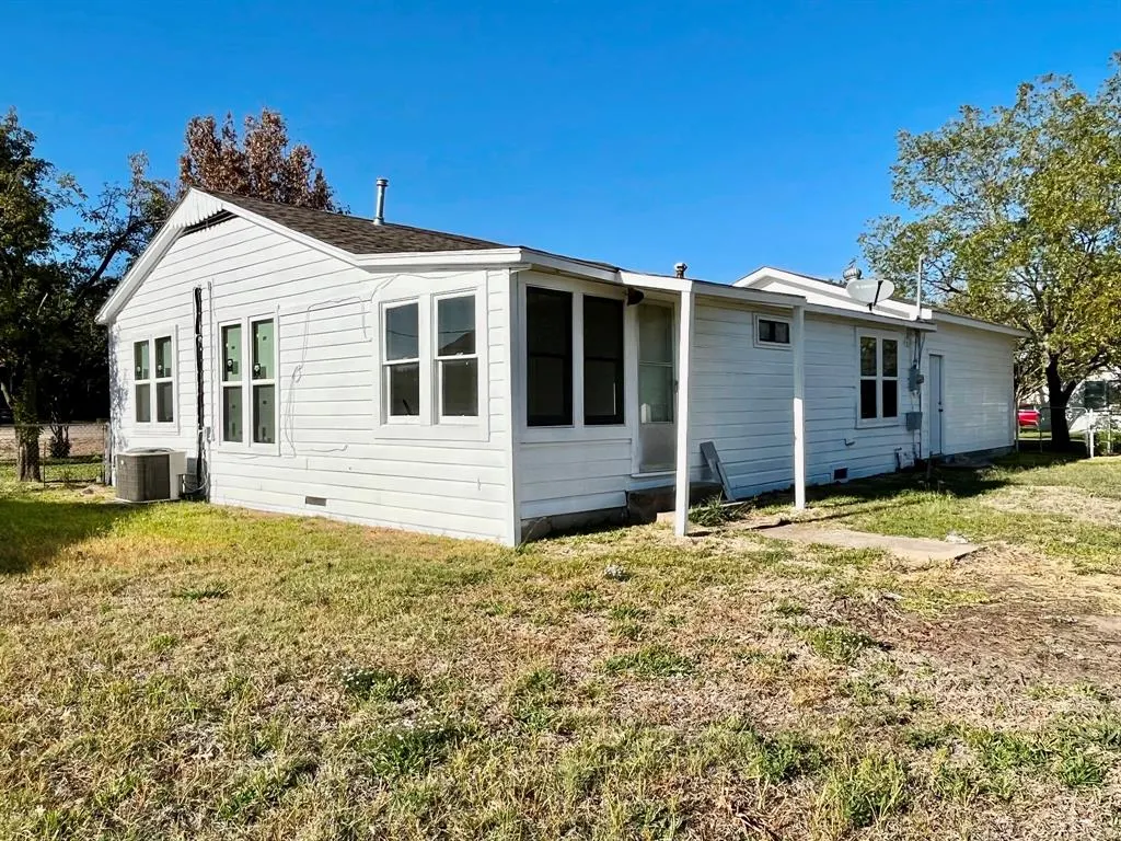 110 N Hwy 34 Street