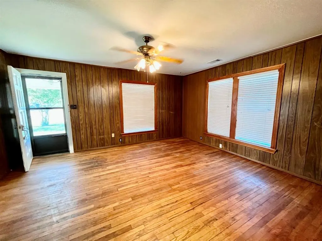110 N Hwy 34 Street