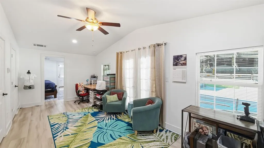 15659 Cessna Road