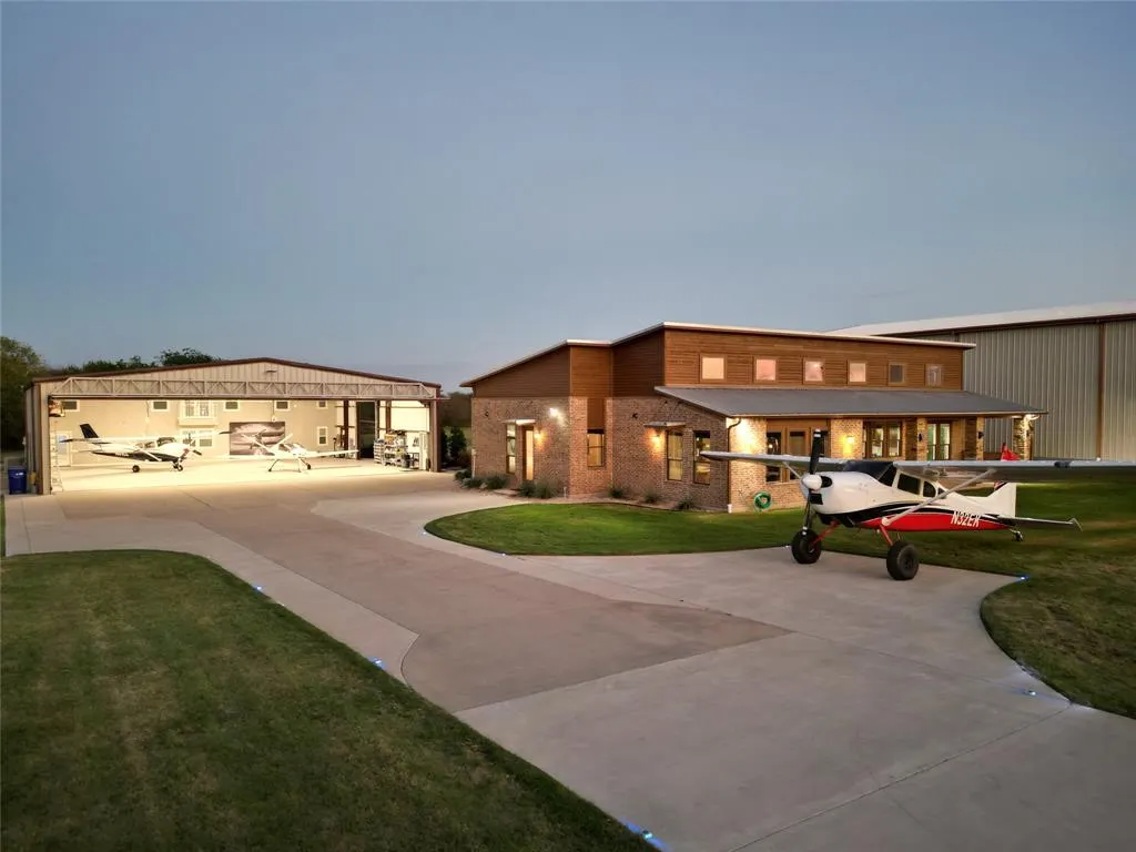 15659 Cessna Road