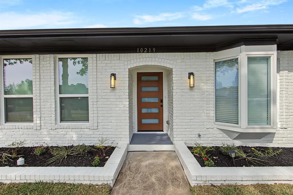 10219 Echo Ridge Court