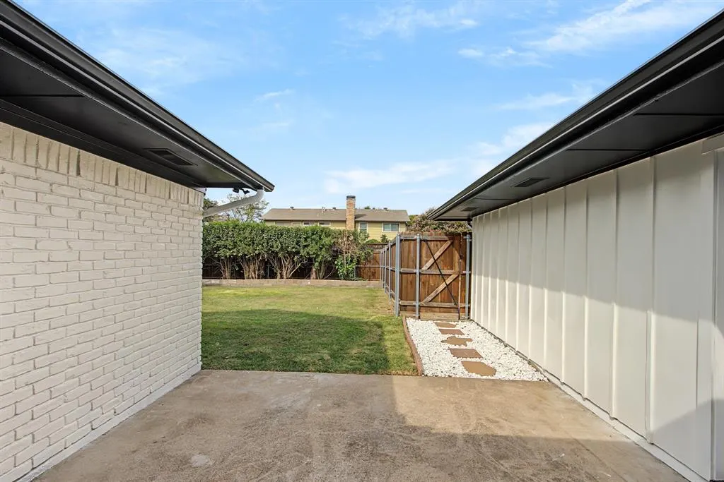 10219 Echo Ridge Court