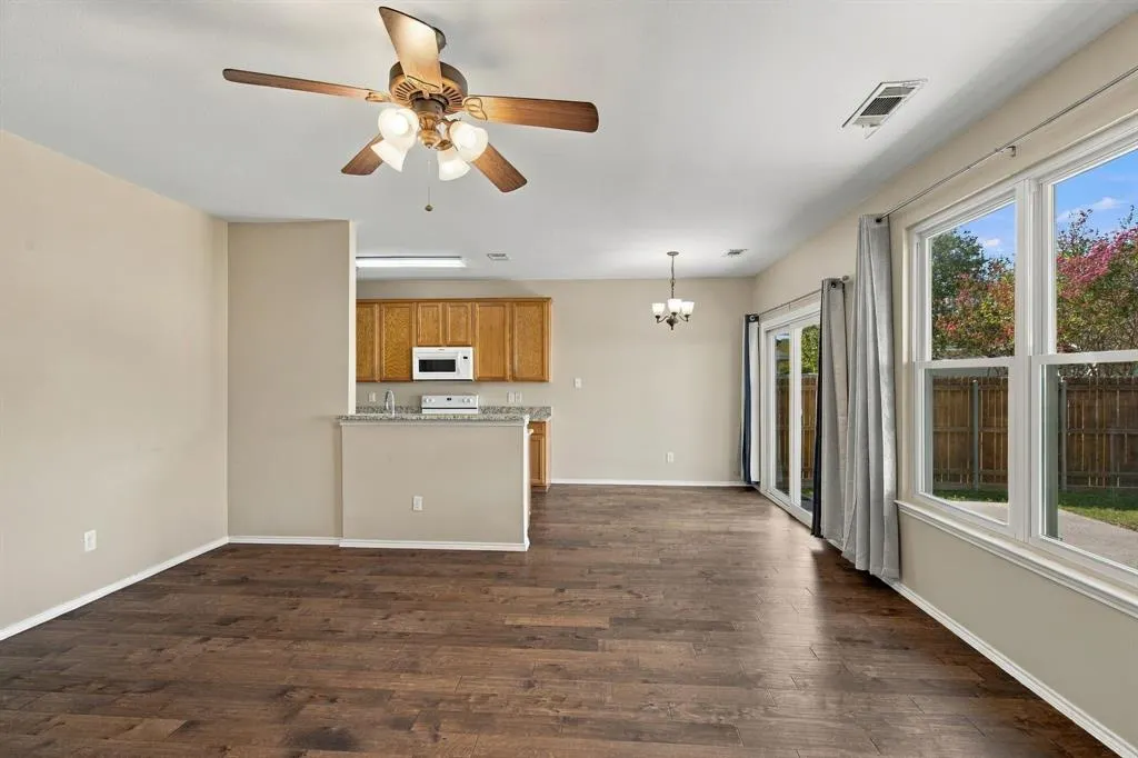 13121 Settlers Trail