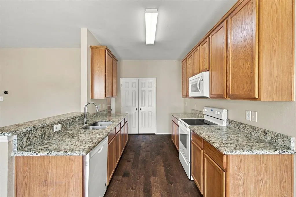 13121 Settlers Trail