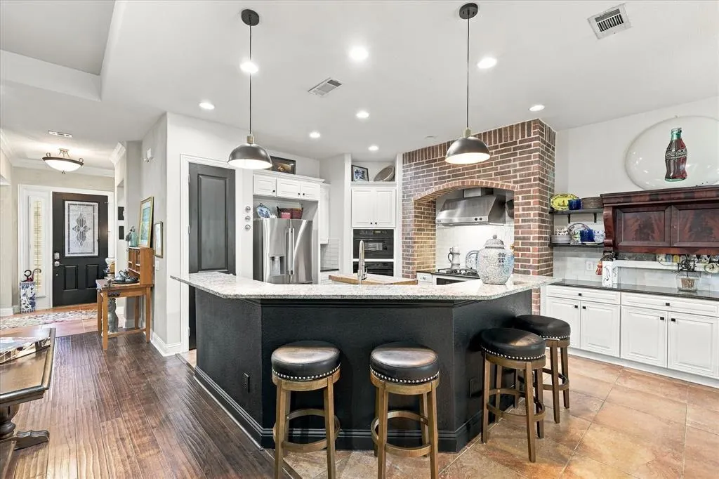 7165 Bay Hill Drive
