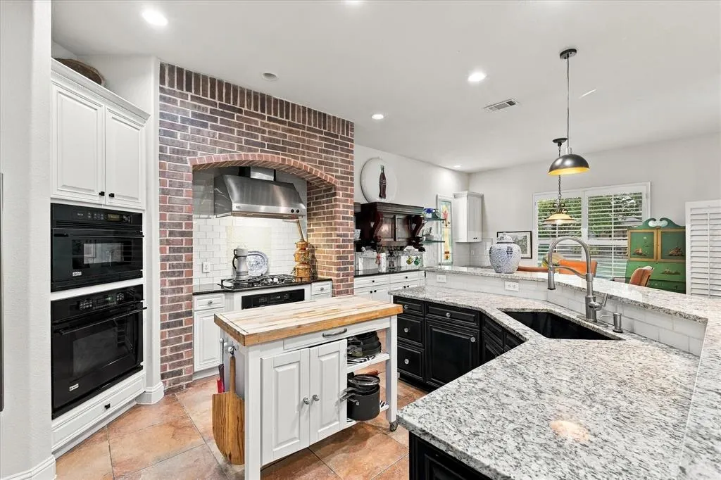 7165 Bay Hill Drive