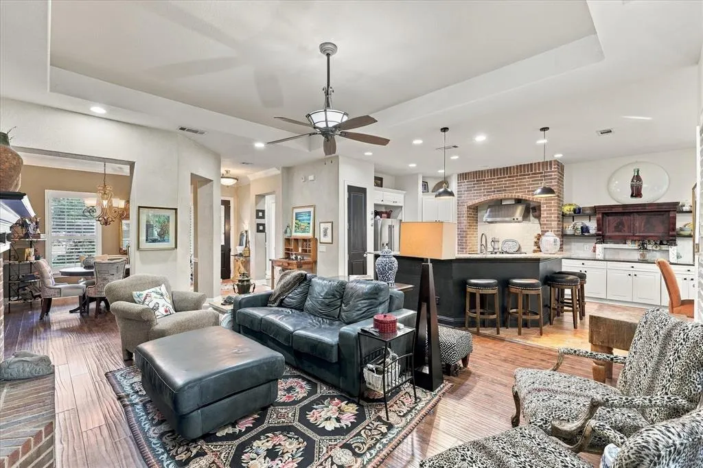 7165 Bay Hill Drive