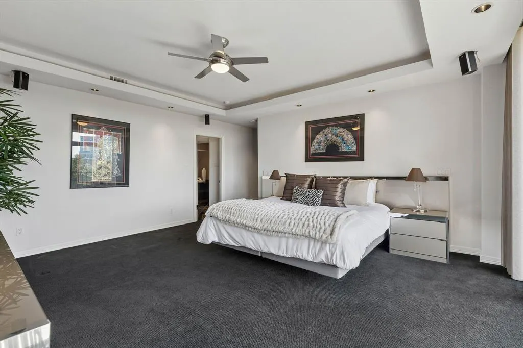 5200 Keller Springs Road #425 and 427