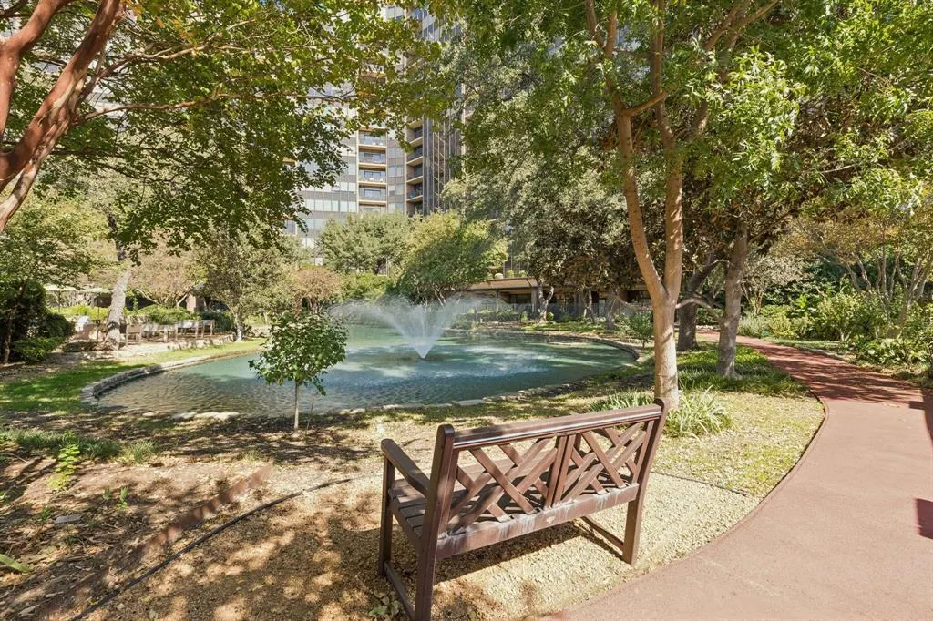 5200 Keller Springs Road #425 and 427