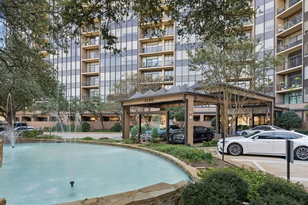 5200 Keller Springs Road #425 and 427