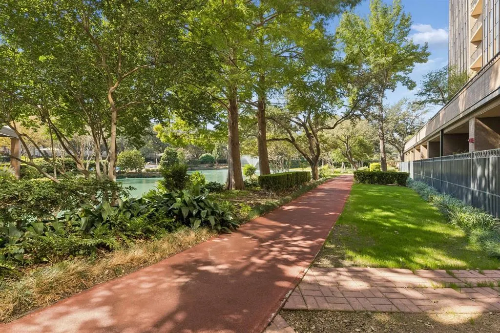 5200 Keller Springs Road #425 and 427