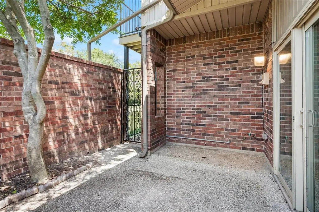 12446 Montego Plaza