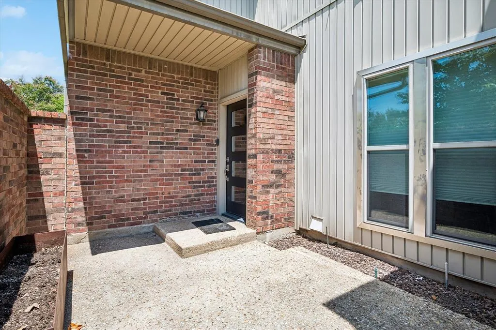 12446 Montego Plaza