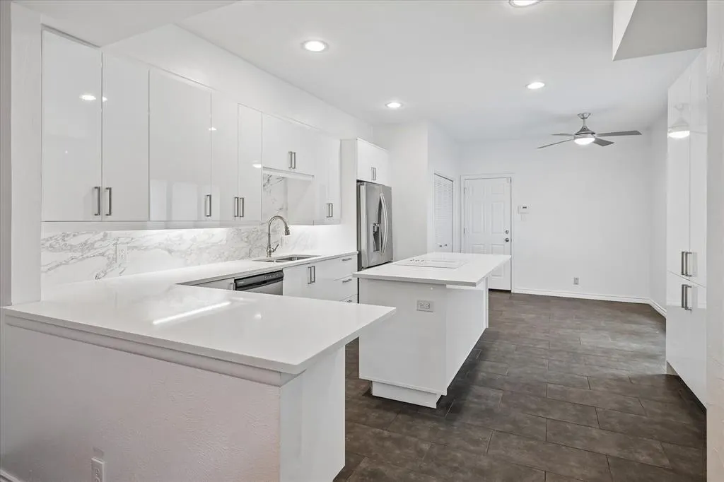 12446 Montego Plaza