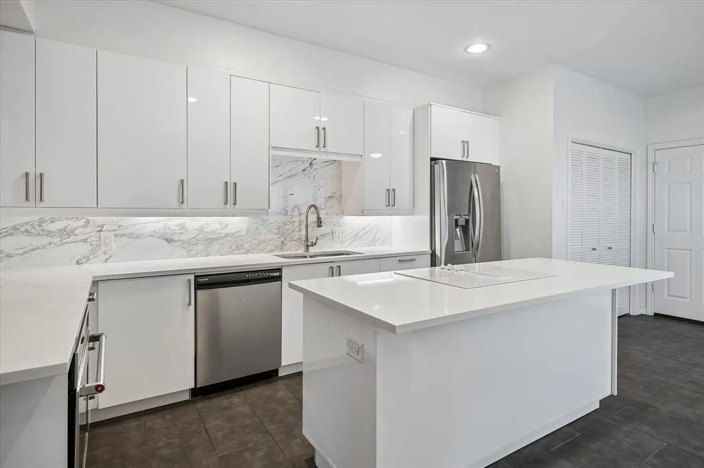 12446 Montego Plaza