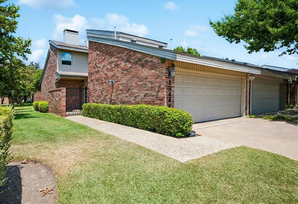 12446 Montego Plaza