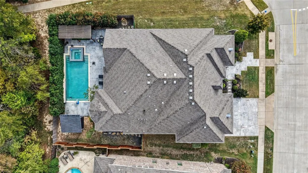2204 Grafton Lane